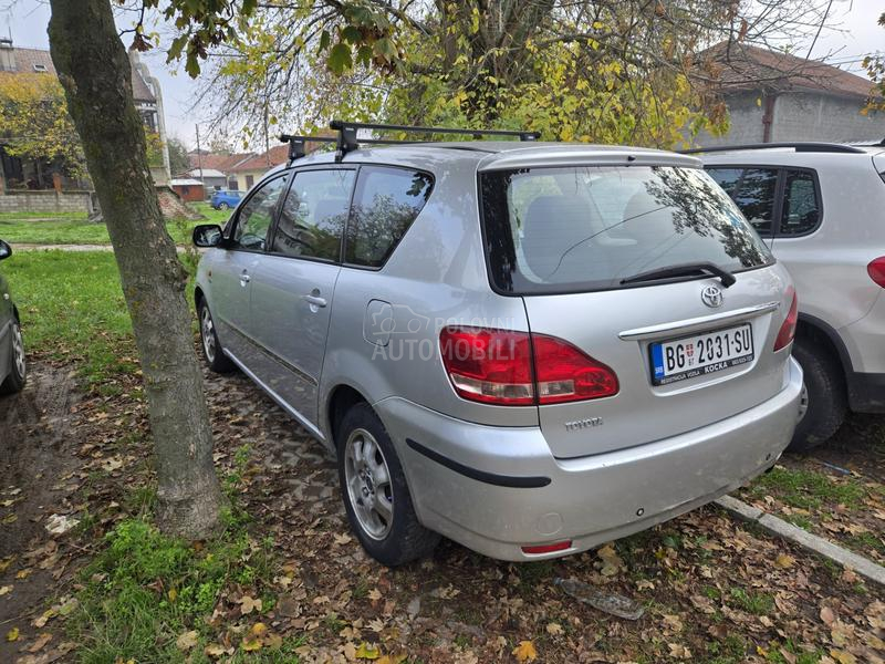 Toyota Avensis Verso 