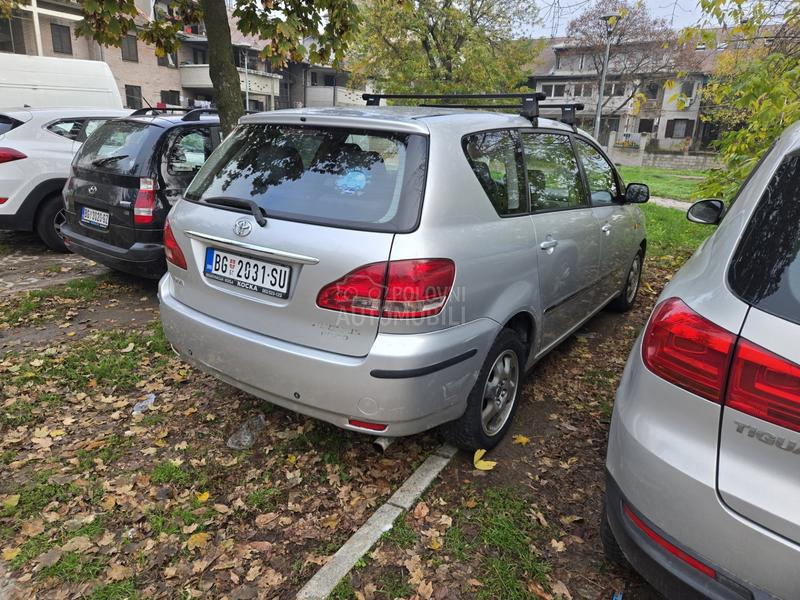 Toyota Avensis Verso 