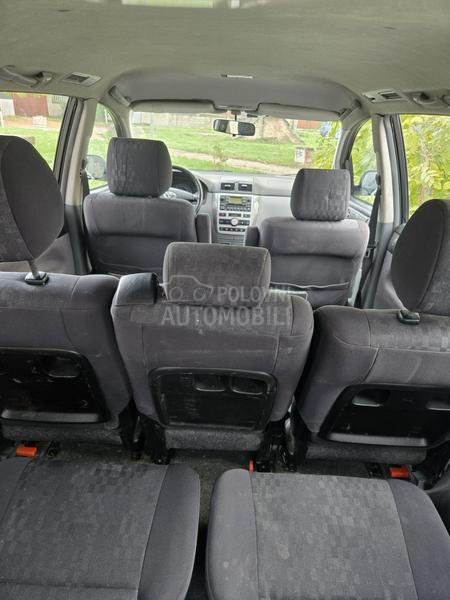 Toyota Avensis Verso 