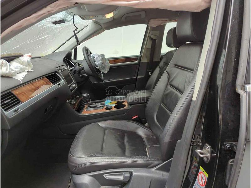 Volkswagen Touareg 3.0 CASA 2010. god. -  kompletan auto u delovima