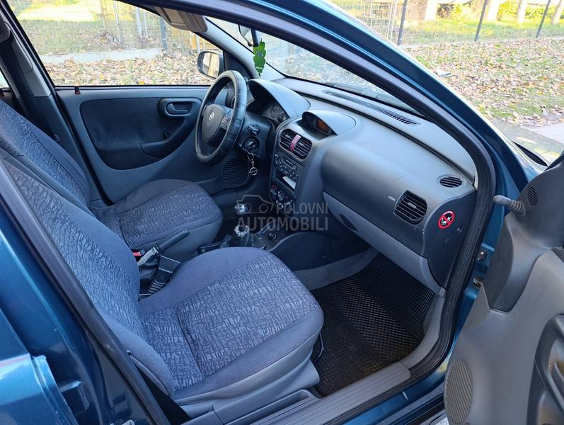 Opel Corsa C 1.0B  5 v.rata