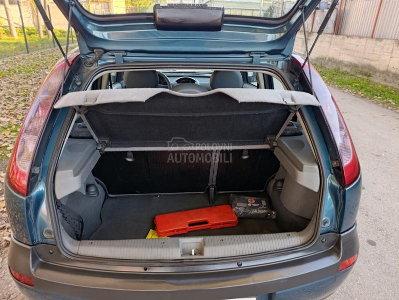 Opel Corsa C 1.0B  5 v.rata