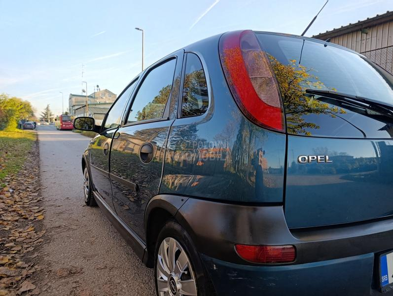 Opel Corsa C 1.0B  5 v.rata