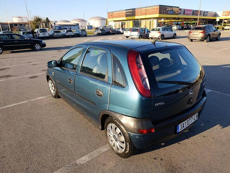 Opel Corsa C 1.0B  5 v.rata