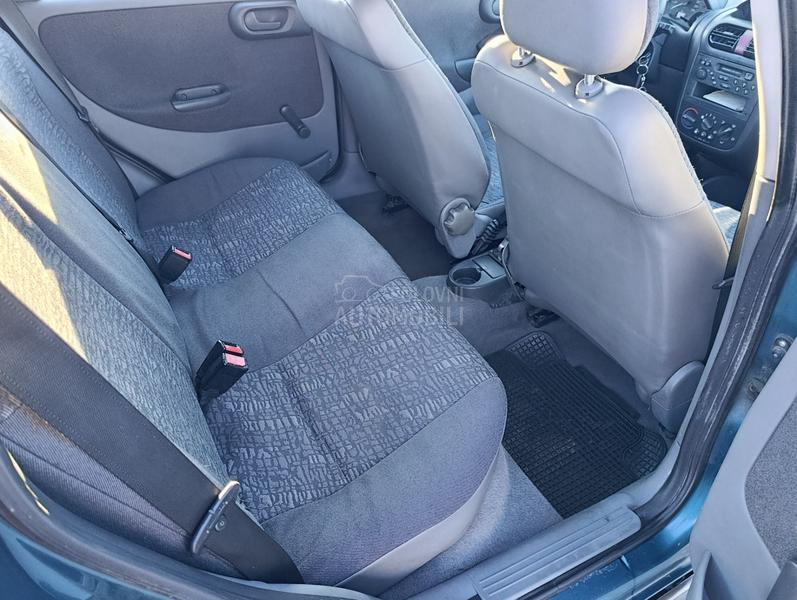 Opel Corsa C 1.0B  5 v.rata