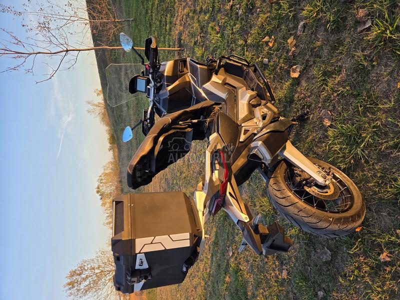 Honda xadv750