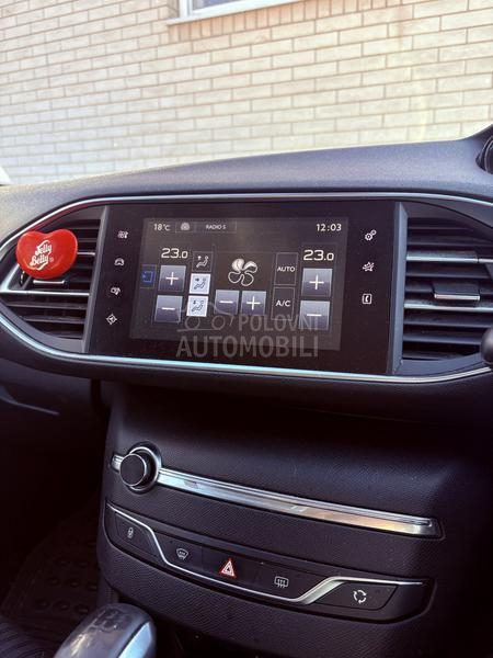 displej navigacija radio