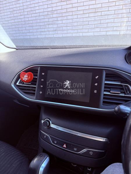 displej navigacija radio