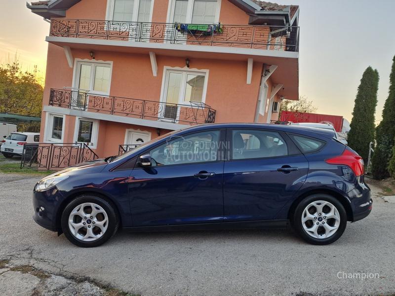 Ford Focus /// Trend Line ///