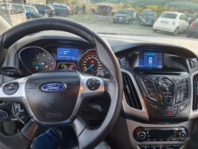 Ford Focus /// Trend Line ///