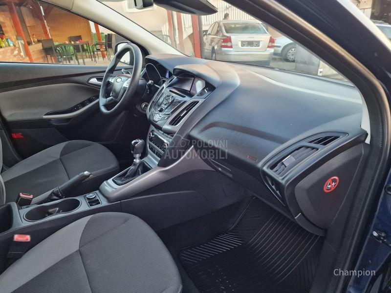 Ford Focus /// Trend Line ///