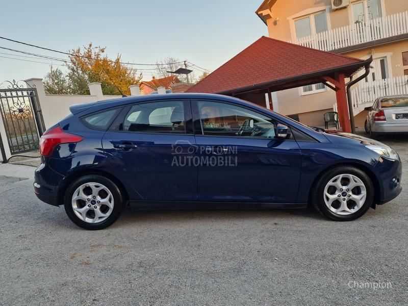 Ford Focus /// Trend Line ///