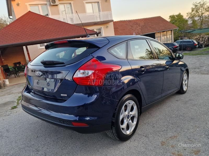 Ford Focus /// Trend Line ///