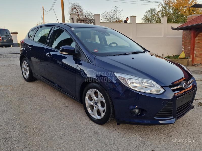 Ford Focus /// Trend Line ///