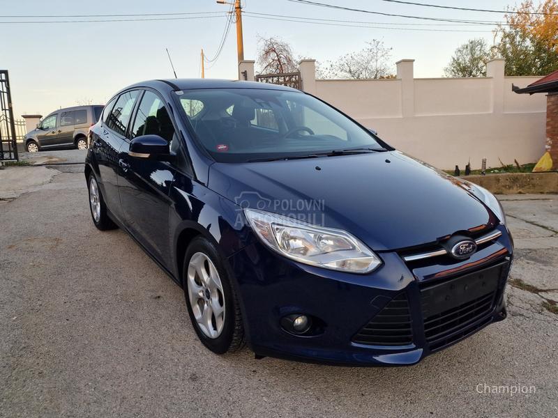 Ford Focus /// Trend Line ///