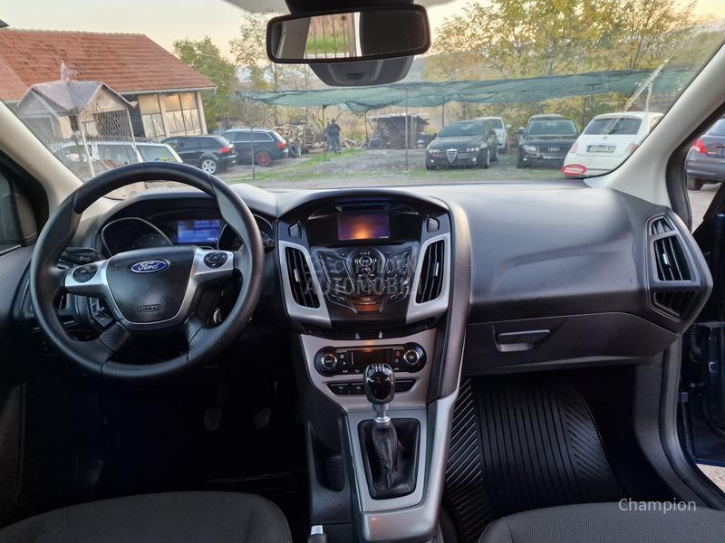 Ford Focus /// Trend Line ///