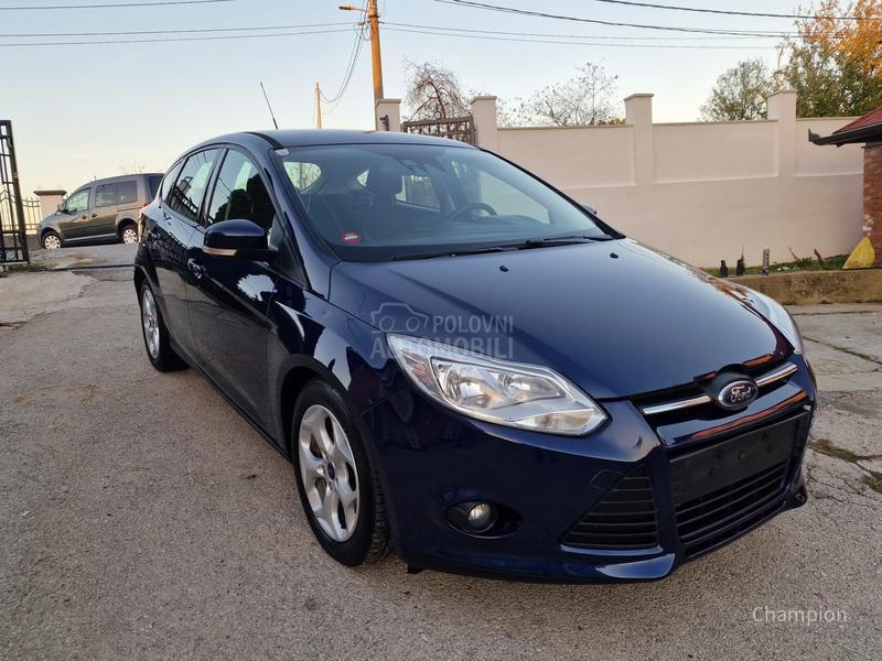 Ford Focus /// Trend Line ///