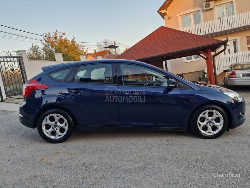 Ford Focus /// Trend Line ///