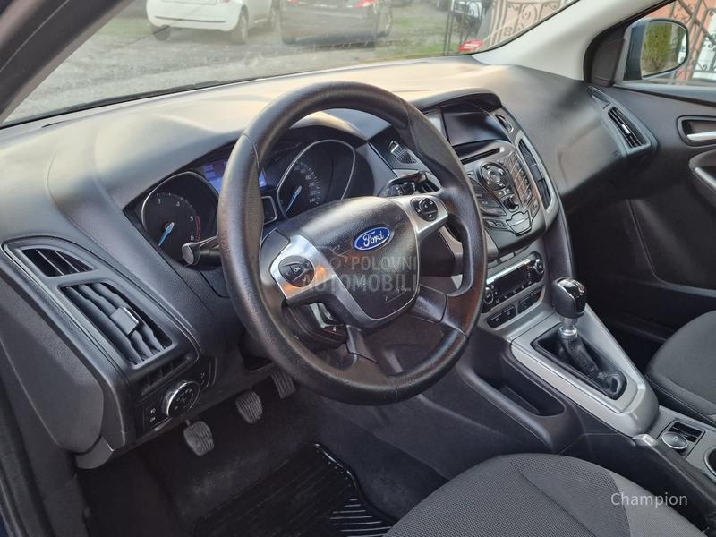 Ford Focus /// Trend Line ///