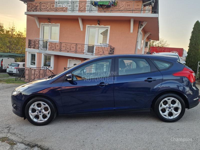 Ford Focus /// Trend Line ///