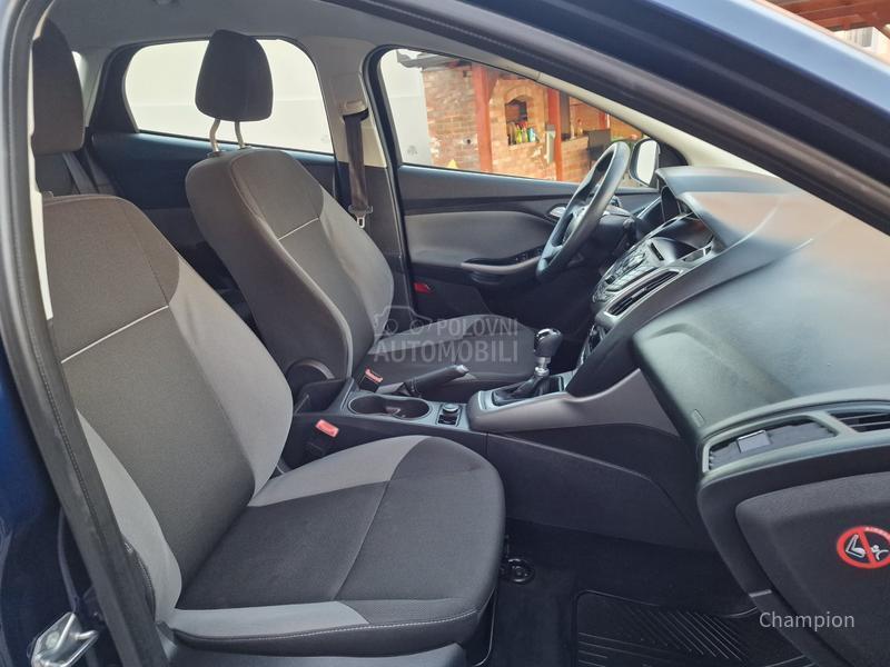 Ford Focus /// Trend Line ///