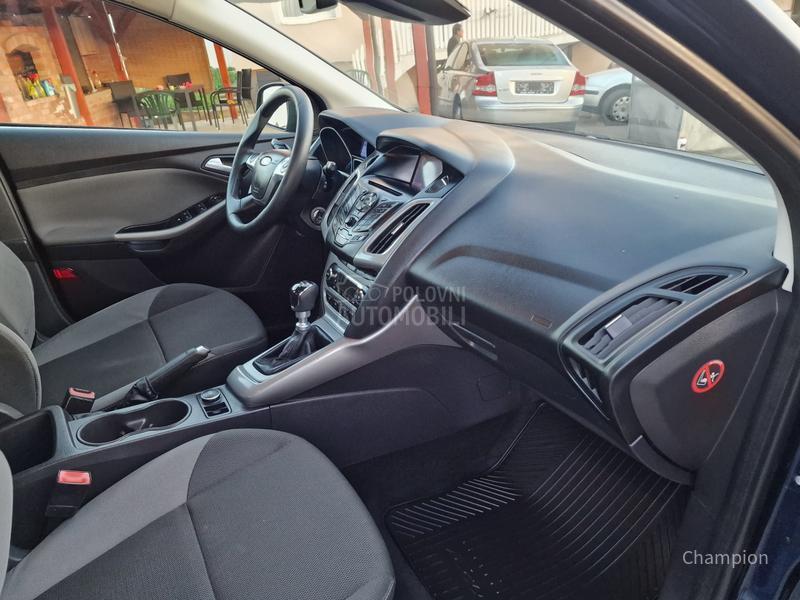 Ford Focus /// Trend Line ///