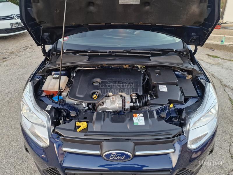 Ford Focus /// Trend Line ///