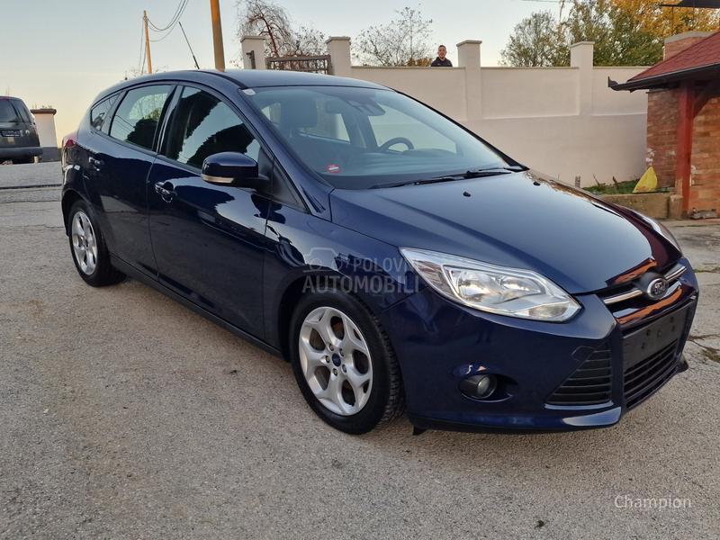 Ford Focus /// Trend Line ///