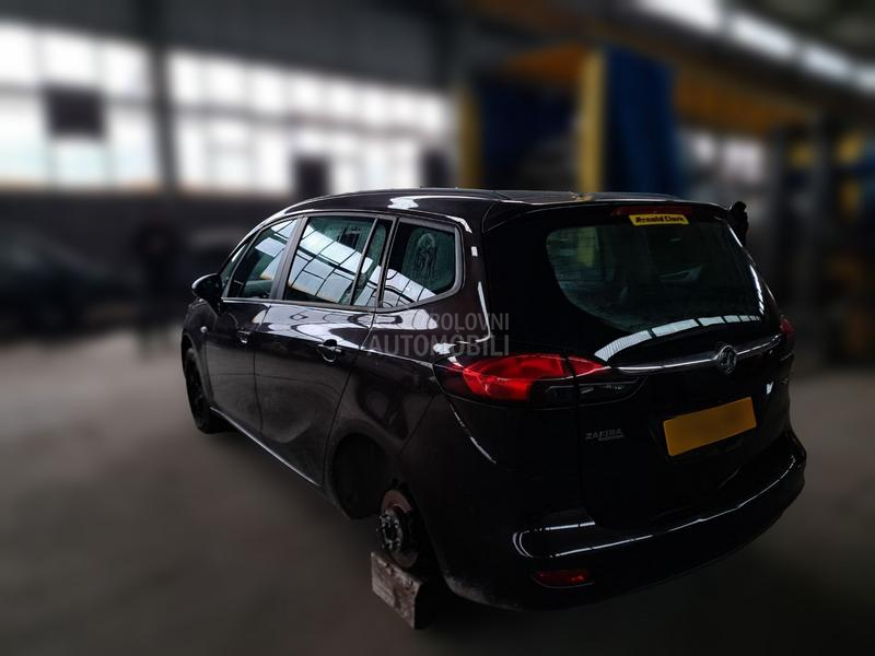 Opel Zafira 2.0 A20DT 2015. god. -  kompletan auto u delovima