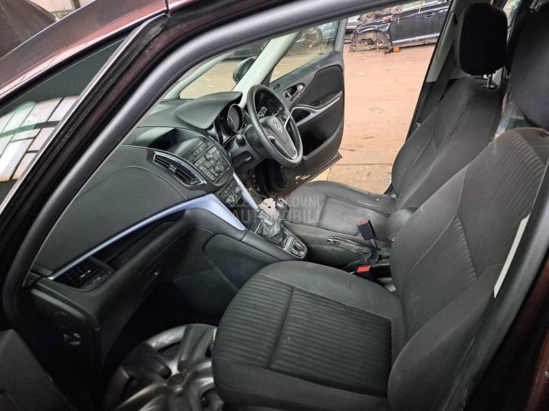 Opel Zafira 2.0 A20DT 2015. god. -  kompletan auto u delovima