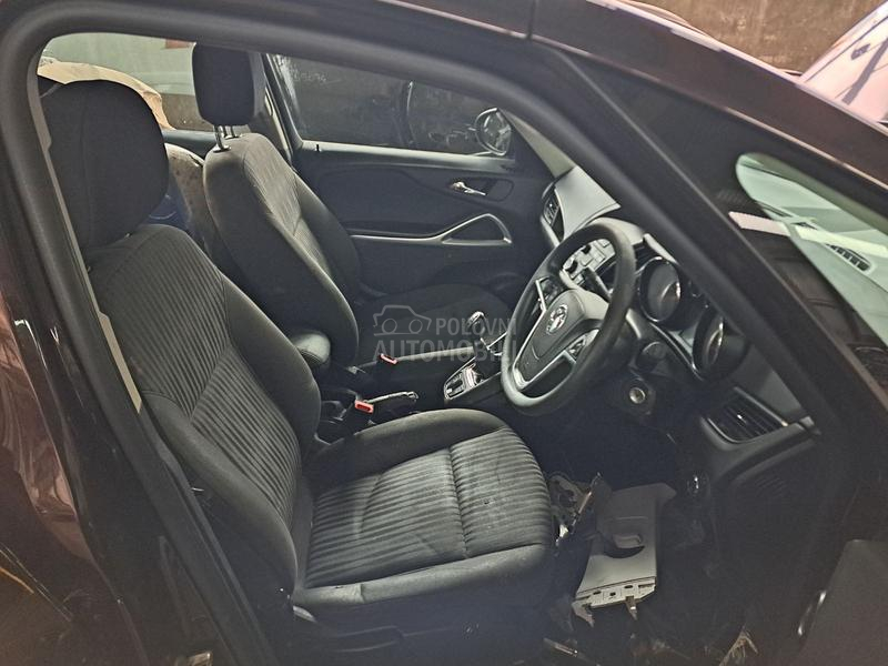Opel Zafira 2.0 A20DT 2015. god. -  kompletan auto u delovima