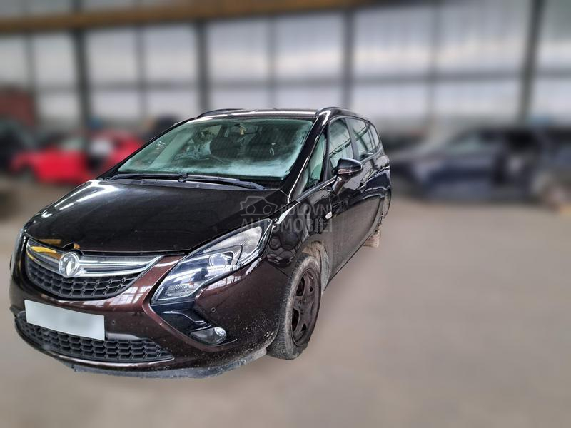 Opel Zafira 2.0 A20DT 2015. god. -  kompletan auto u delovima