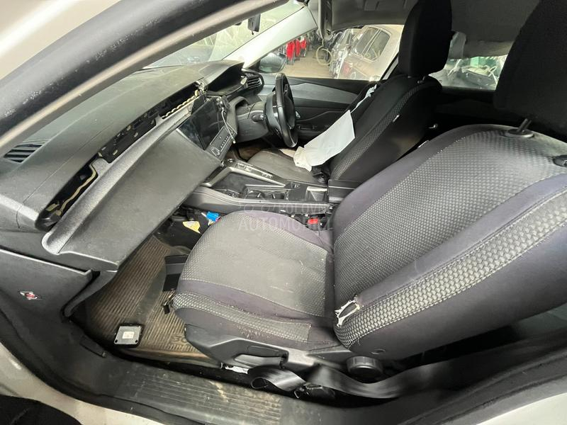 Peugeot 308 1.5 YH01 2022. god. -  kompletan auto u delovima