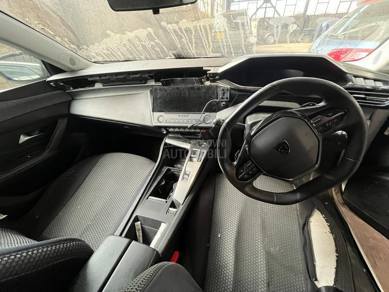 Peugeot 308 1.5 YH01 2022. god. -  kompletan auto u delovima