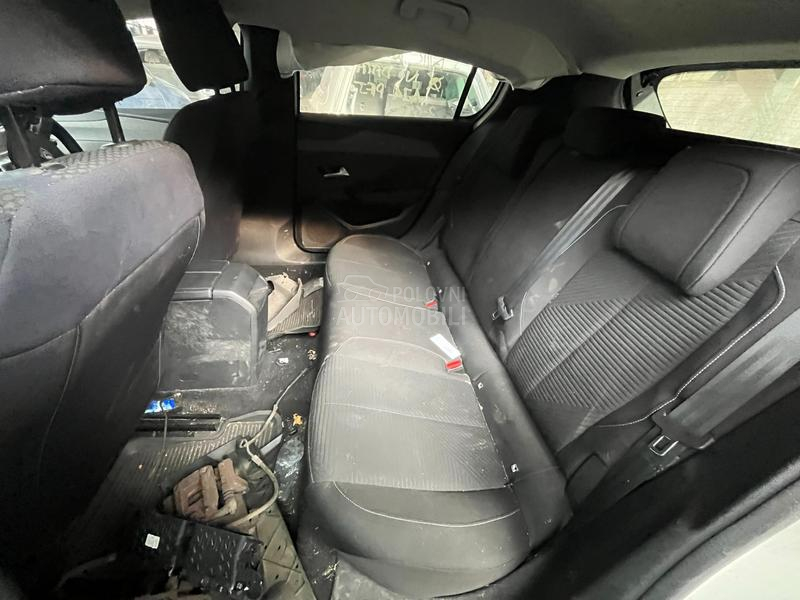 Peugeot 308 1.5 YH01 2022. god. -  kompletan auto u delovima