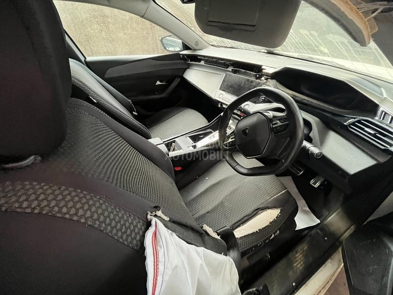 Peugeot 308 1.5 YH01 2022. god. -  kompletan auto u delovima