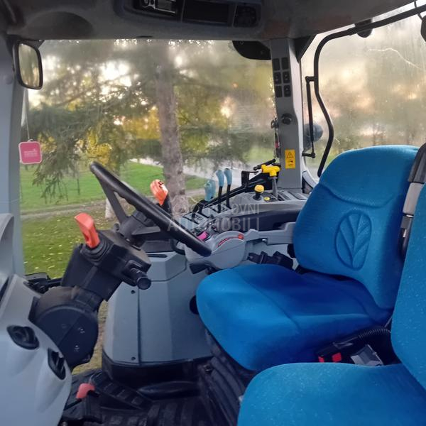 New Holland T7050