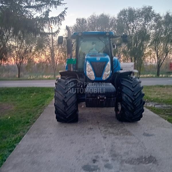 New Holland T7050