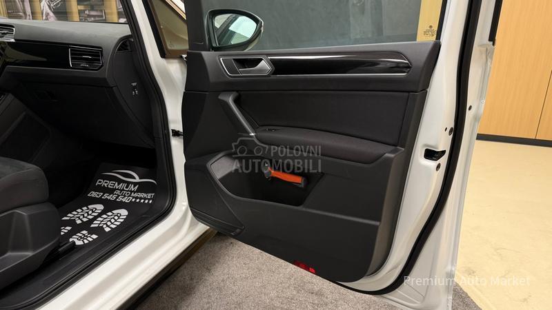 Volkswagen Touran //2.0 TDI/R-LINE/NOV
