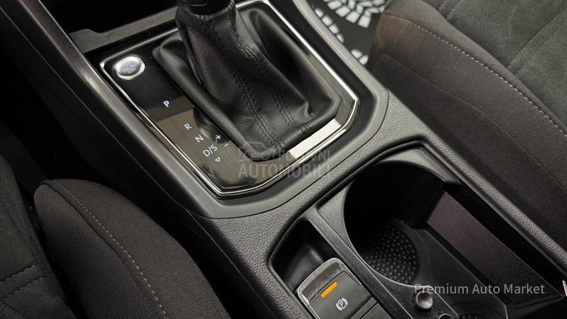 Volkswagen Touran //2.0 TDI/R-LINE/NOV