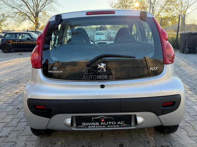 Peugeot 107 1.0i