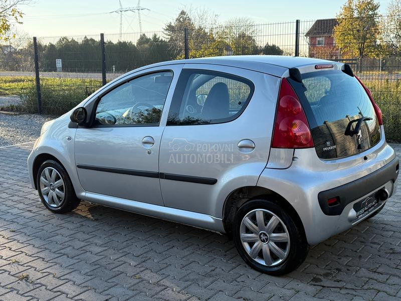 Peugeot 107 1.0i