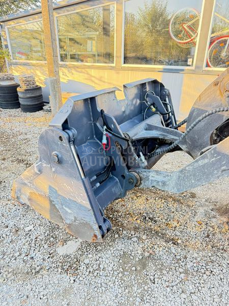 Kasika Krokodilka utovarivac