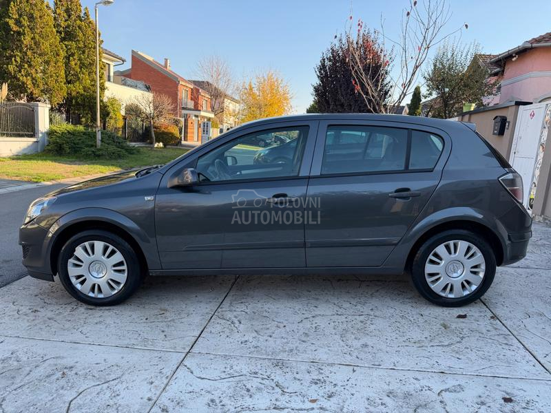 Opel Astra H 1.6 16v ENJOY