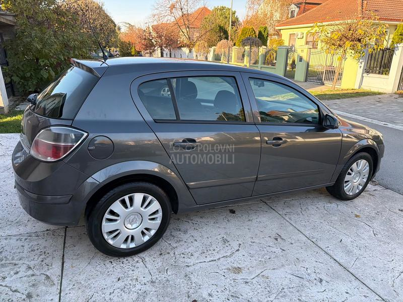 Opel Astra H 1.6 16v ENJOY