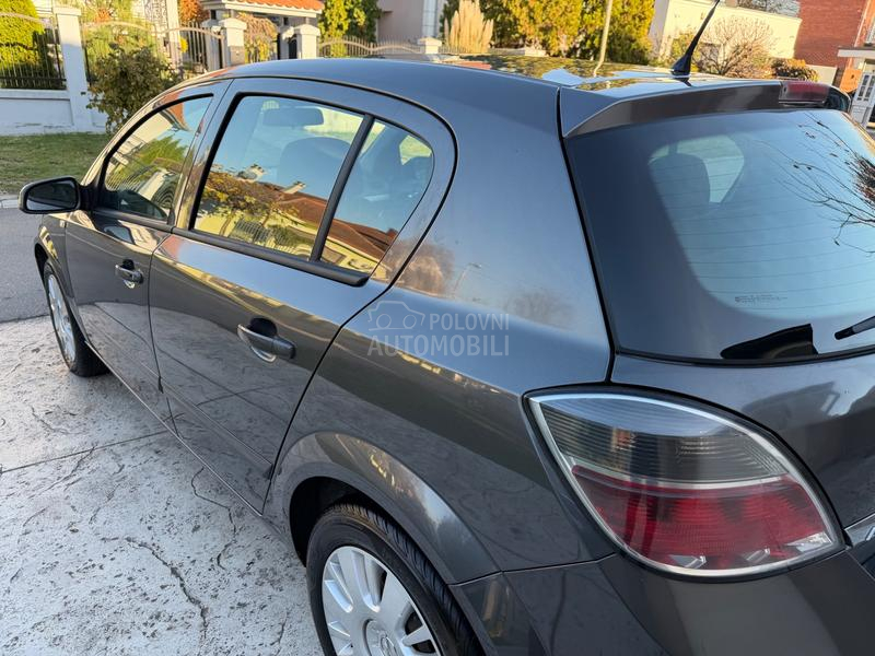 Opel Astra H 1.6 16v ENJOY