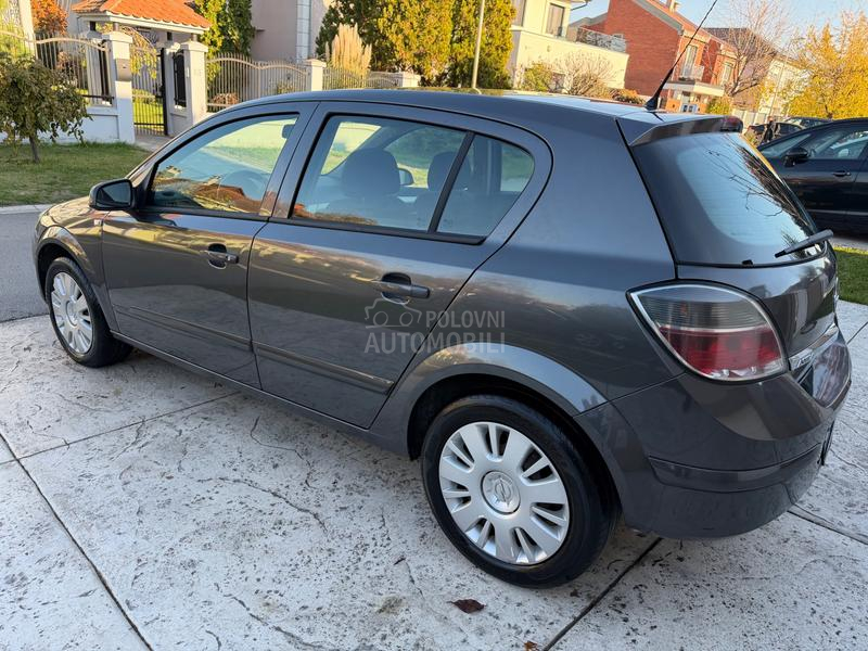 Opel Astra H 1.6 16v ENJOY