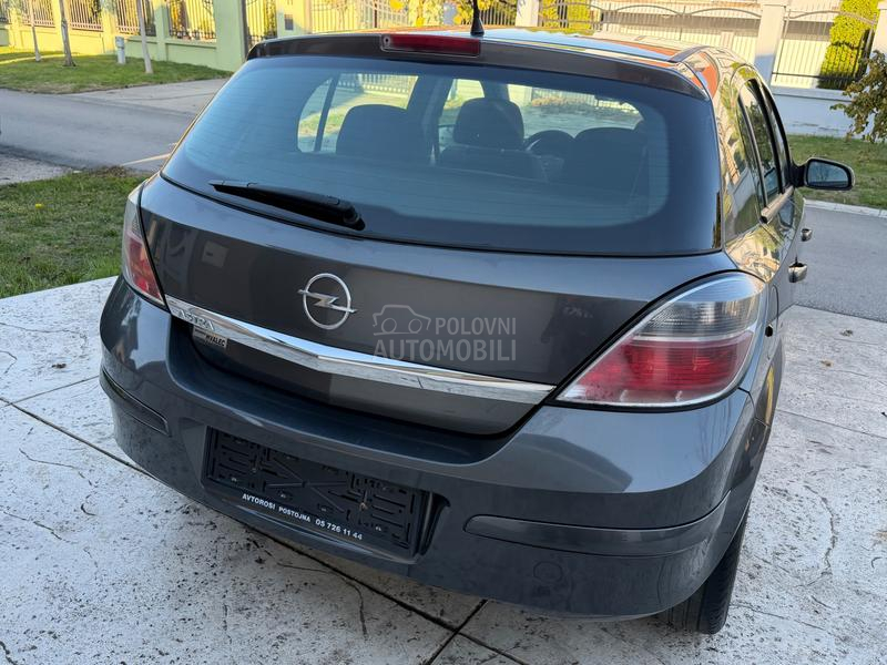 Opel Astra H 1.6 16v ENJOY