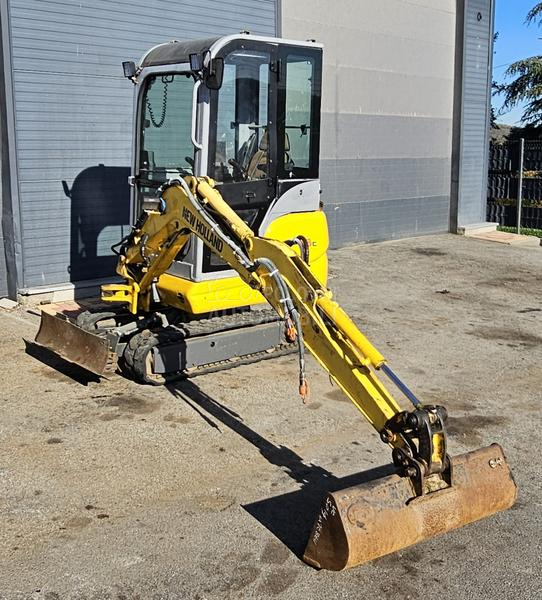 New Holland E18C TEZINA 1900KG