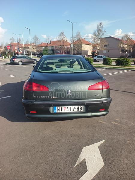 Peugeot 607 